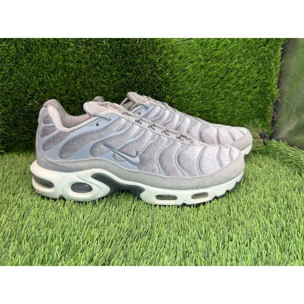 Nike Air Max Plus Lx AH6788-001 Athletic Sneaker Women's 8 Gray Suede Gym Sports